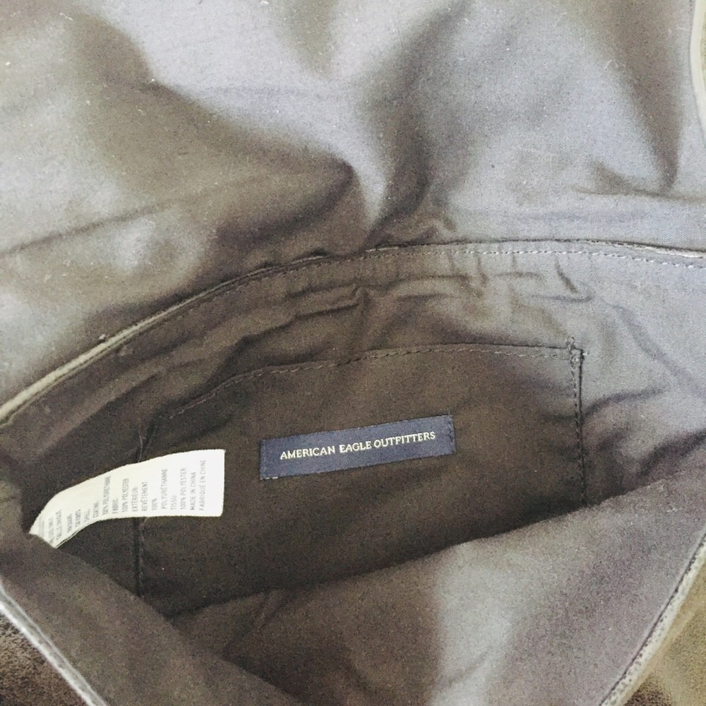 AEO | Chain Link CrossBody | Vegan Leather - Picture 5 of 8
